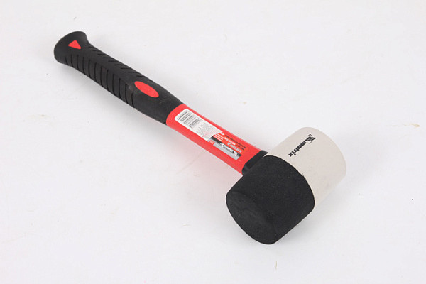 Киянка резиновая 0,45кг черно-белая фибергласс. рукоятка (11171)