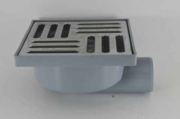 Трап канализационный 50 150х150мм горизонтальный с решеткой из нерж. стали (ТА 5112)