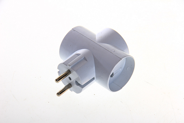 Разветвитель 3гн б/з 3х2П белый 16А 250В TDM (ТДМ) SQ1806-0041 (тройник)